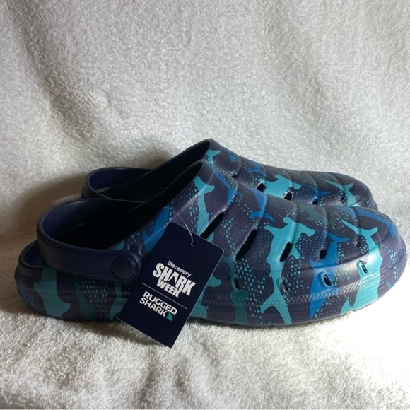 Rugged Shark Week Shoes Mens Size 12 Sandals Slip On‎ Blue Shark Print New - Picture 1 of 11